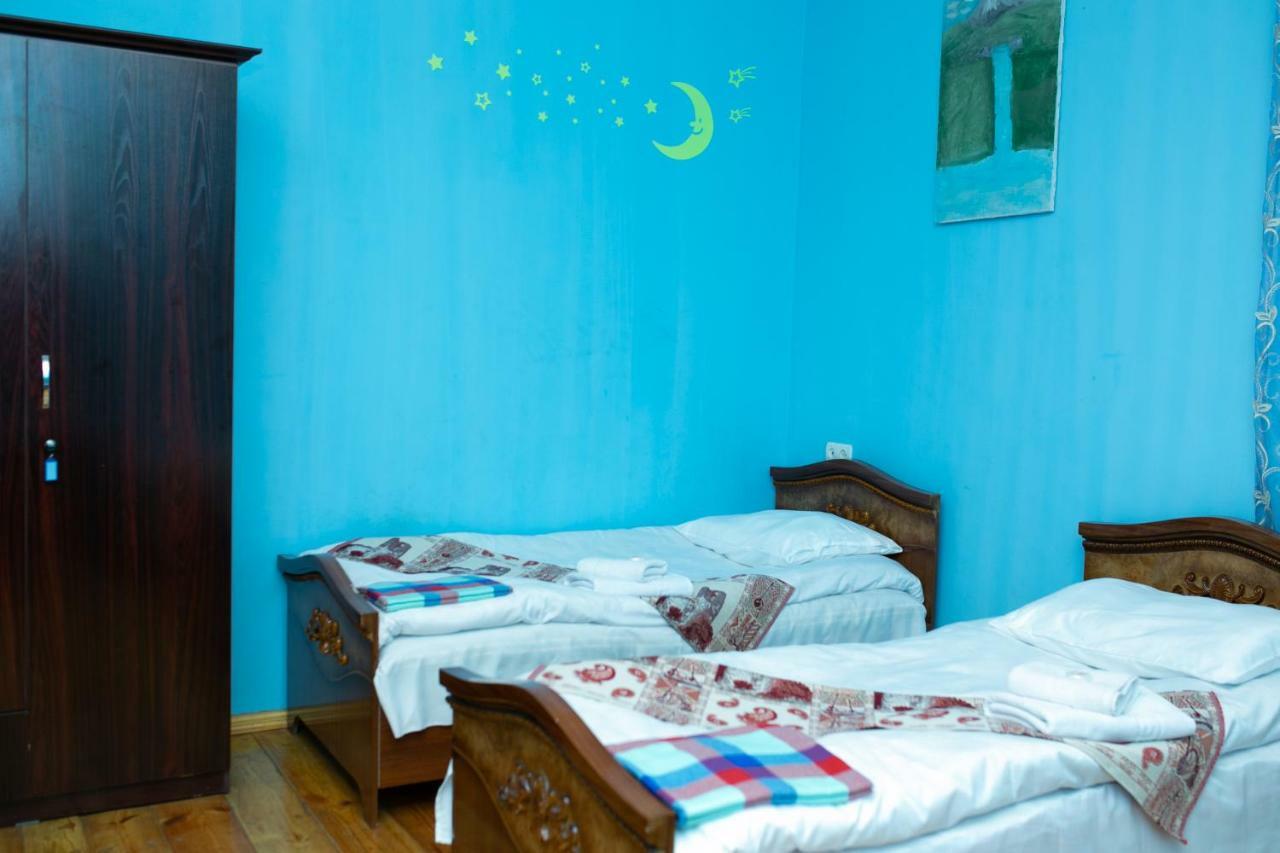 Khurma Hostel Ганджа Екстериор снимка