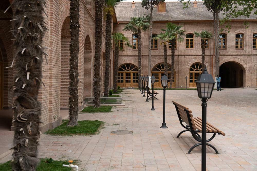 Khurma Hostel Ганджа Екстериор снимка