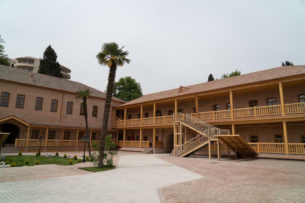 Khurma Hostel Ганджа Екстериор снимка